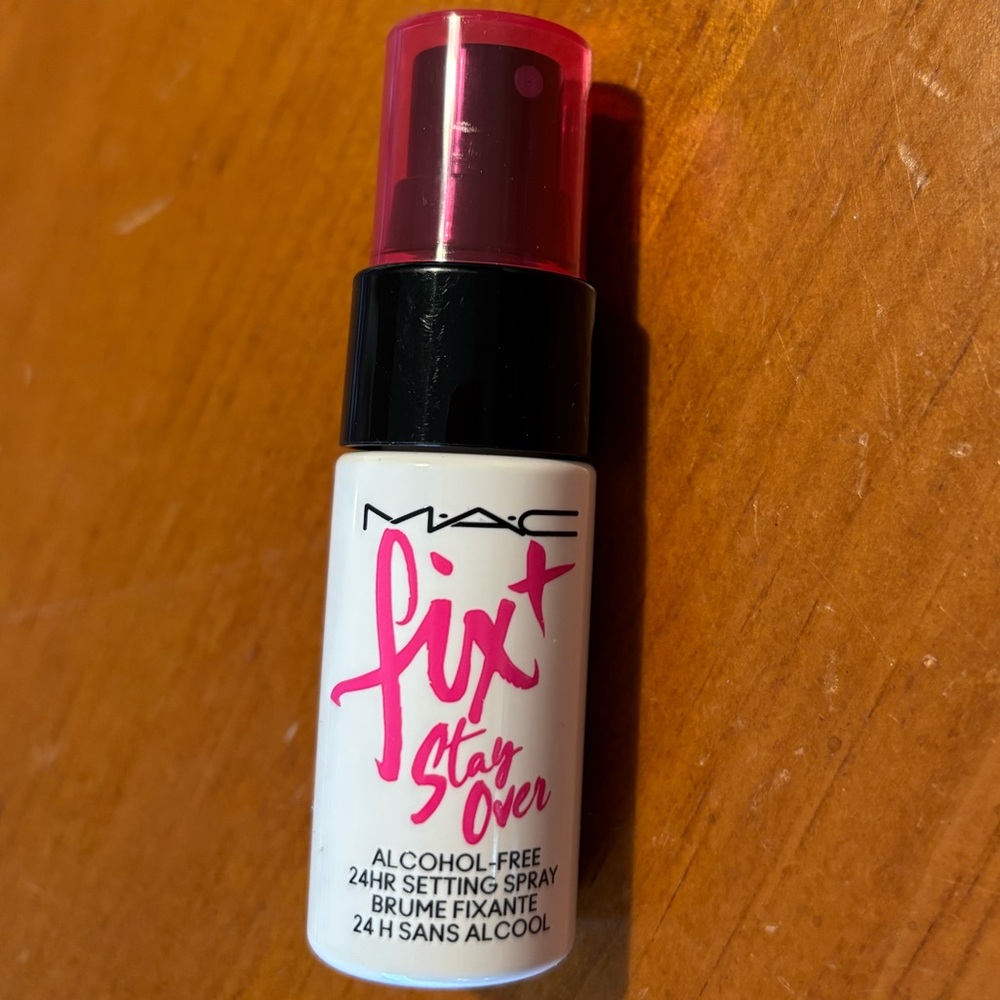 MAC Fix + Stay Over Long-Lasting Setting Spray - Picture 3 of 11